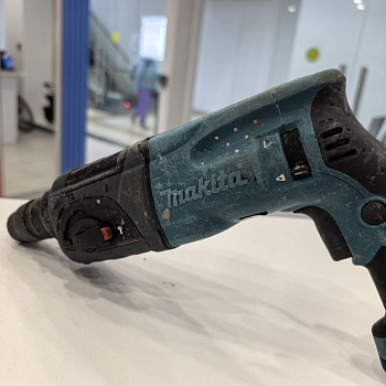 Перфоратор MAKITA HR2470