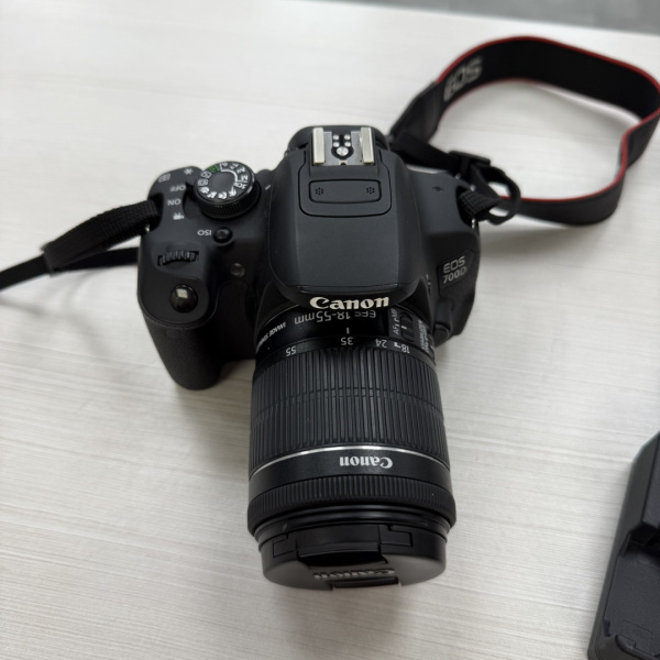 Canon EOS 700D