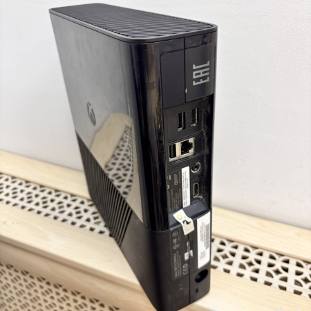 Игровая приставка XBOX 360