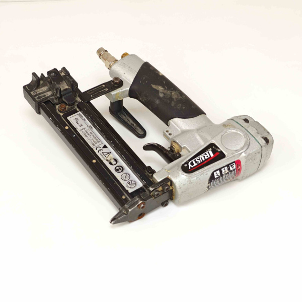 Шпилькозабивной пистолет RUSTY  pt650n