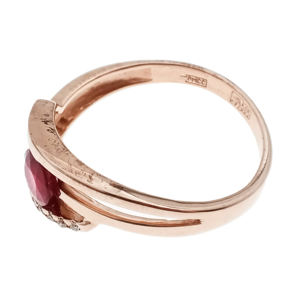 Кольцо из золота 585 пробы с бриллиантами и корундом