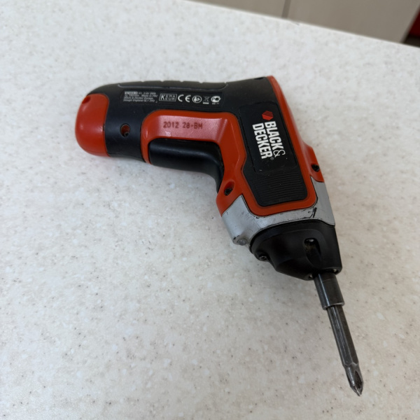 Электрическая отвертка Black+Decker KC460LN