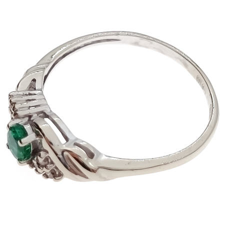 Кольцо из золота 585 пробы с бриллиантами и изумрудом с.