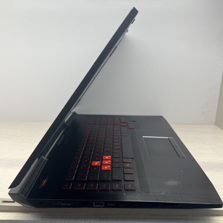 Ноутбук HP Omen 17-an040ur 17,3"/ Intel Core i7-7700hq/ 12 гб/ SSD 240 гб/ HDD 1 тб/ Geforce GTX 1050 4 гб