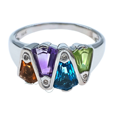 Кольцо из золота 585 пробы с бриллиантами и самоцветами