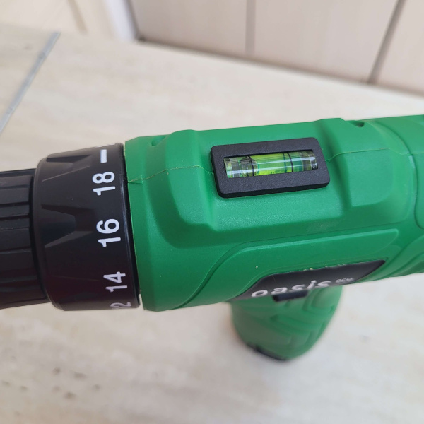 Шуруповерт OASIS  av-12