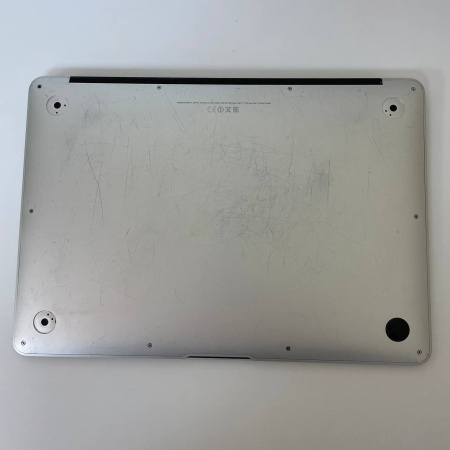 Ноутбук Apple MacBook Air 13 / Core i5/ 4 Гб/ SSD 128 Гб