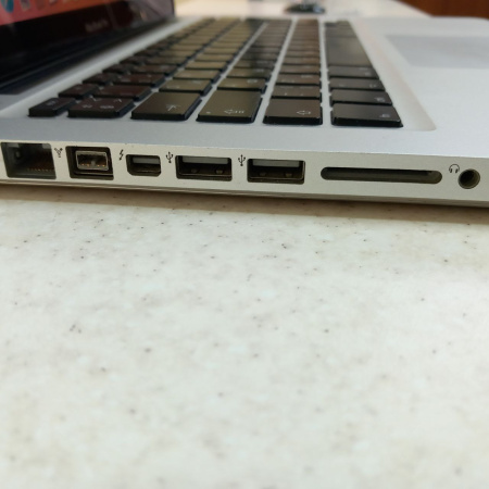 Ноутбук Apple MacBook Pro 13 (2011) / Intel Core i5/ 4 Гб/ 500 Гб