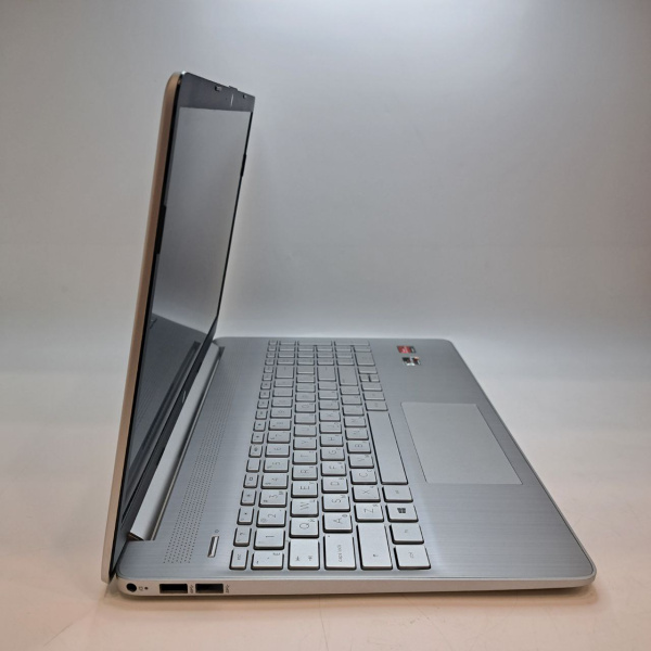 Ноутбук HP  15s-eq1337ur 15,6"/ AMD Ryzen 3 4300U/ 8 Гб/ 256 Гб/