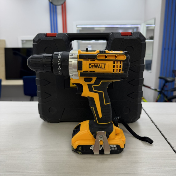 Шуруповерт DEWALT китай 
