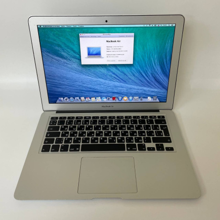 Ноутбук Apple MacBook Air 13 / Core i5/ 4 Гб/ SSD 128 Гб