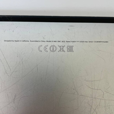 Ноутбук Apple MacBook Air 13 / Core i5/ 4 Гб/ SSD 128 Гб