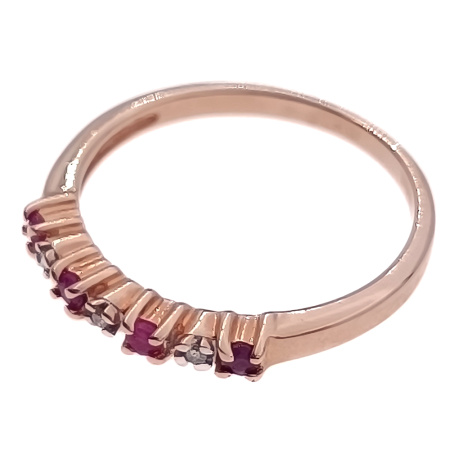 Кольцо из золота 585 пробы с бриллиантами и корундом