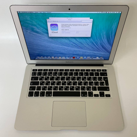 Ноутбук Apple MacBook Air 13 / Core i5/ 4 Гб/ SSD 128 Гб