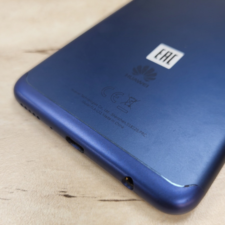 Мобильный телефон HUAWEI Y9 2018 3/32 гб