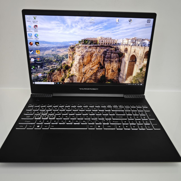 Ноутбук THUNDEROBOT thunderobot 911 air xs d thunderobot 911 air xs d 15,6"/  Intel Core i5-12450H/ 8 Гб/ 256 Гб/