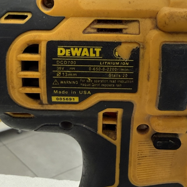 Шуруповерт DEWALT КОПИЯ dsd700
