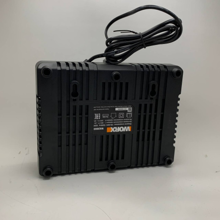 Зарядное устройство WORX  wa3883