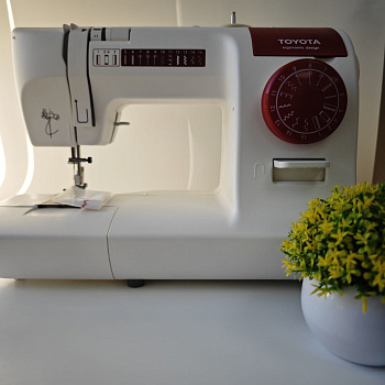 Швейная машина TOYOTA  spa 15r