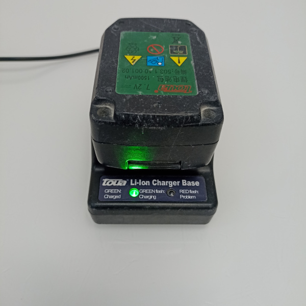 Зарядное устройство TOUA b0722502+2  Аккумуляторa Toua Li-ion 7,2V
