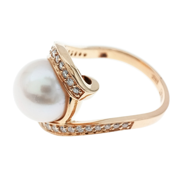 Кольцо из золота 750 пробы с бриллиантами и жемчугом