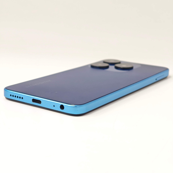 Мобильный телефон TECNO spark 10 4/128 гб