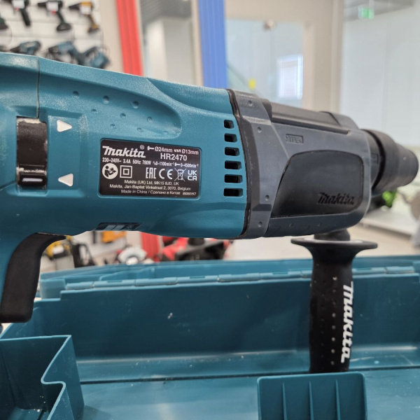Перфоратор MAKITA HR2470 