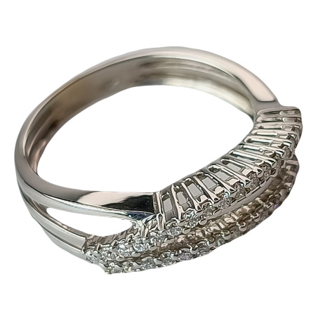 Кольцо из золота 750 пробы с бриллиантами