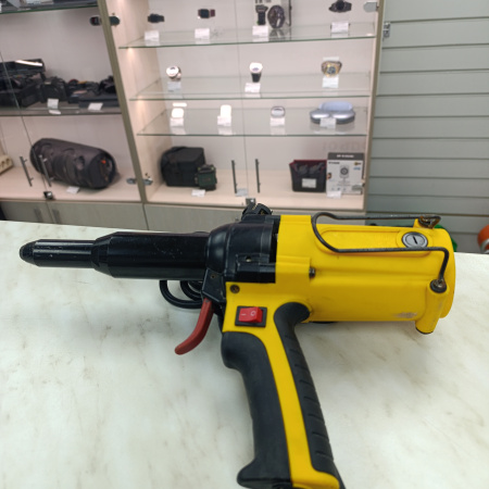 Заклепочник SKYTOOLS  sk1006