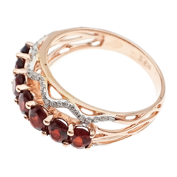 Кольцо из золота 585 пробы с бриллиантами и гранатом