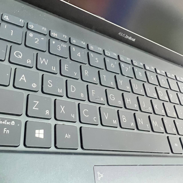 Ноутбук ASUS  Zenbook 14 UX425e 14,0"/ Intel Core i5-1135G7/ 8 Гб/ 512 Гб/