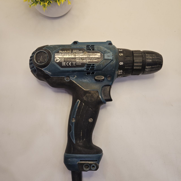 Шуруповерт MAKITA  df0300