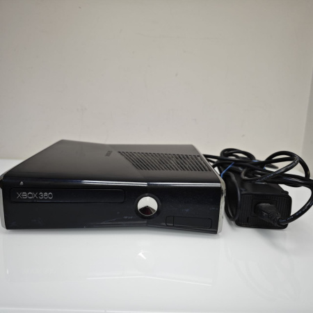 Игровая приставка XBOX 360s