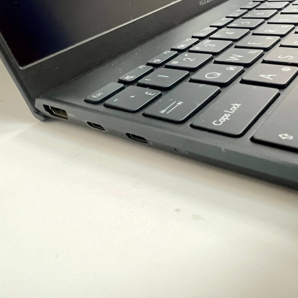 Ноутбук ASUS  Zenbook 14 UX425e 14,0"/ Intel Core i5-1135G7/ 8 Гб/ 512 Гб/
