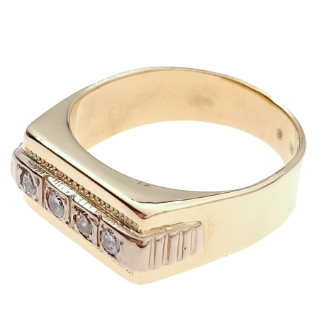 Кольцо-печатка  из золота 750 пробы с бриллиантами