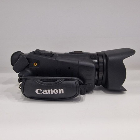 Видеокамера Canon XA15