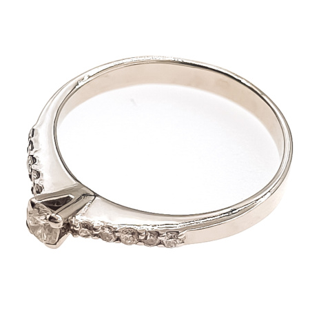 Кольцо из золота 750 пробы с бриллиантами