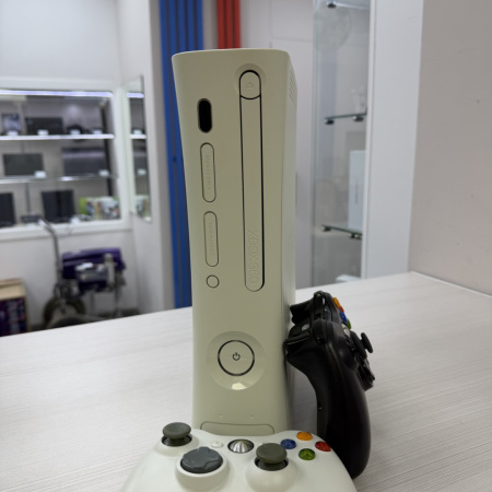 Игровая приставка XBOX 360