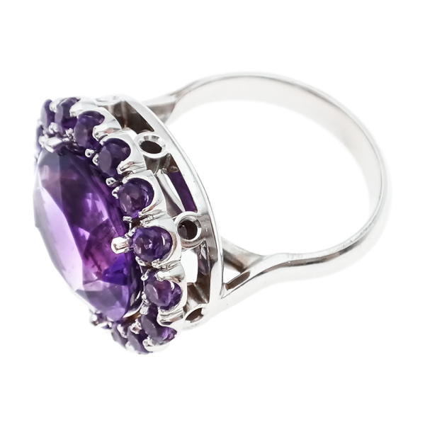 Кольцо из золота 750 пробы с аметистом