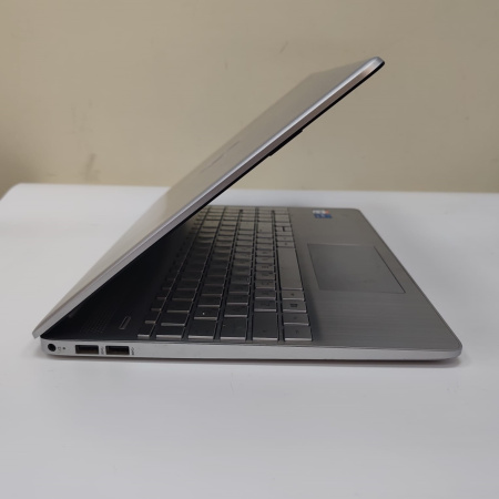 Ноутбук HP 15s-fq2011ur 15,6"/ Intel Core i5 1135G7 2.4 ГГц (4.2 ГГц, в режиме Turbo)/ 8 Гб/ 512 Гб/ Intel Iris 