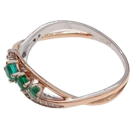 Кольцо из золота 585 пробы с бриллиантами и изумрудом