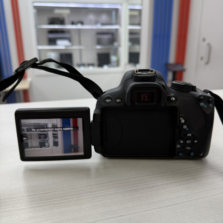 Canon EOS 700D