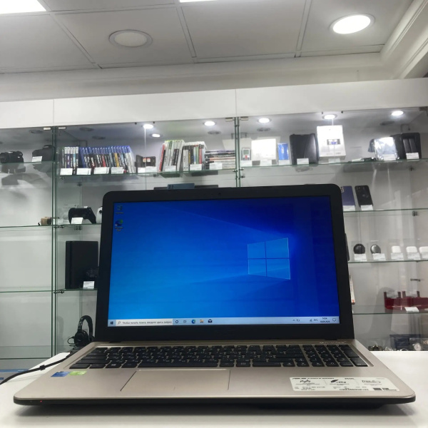 Ноутбук ASUS  X540LJ 15,6"/ Intel Core i5-5200U/ 4 Гб/ 500 Гб/