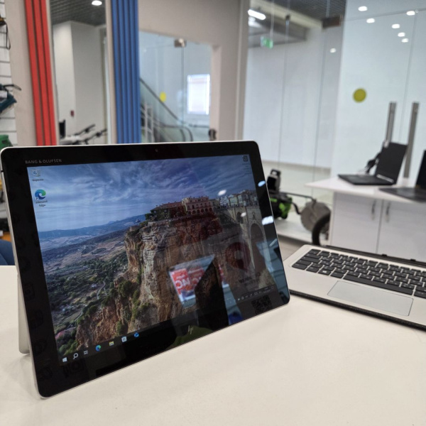 Ноутбук HP G8 Tablet ELITE X2/ Intel Core i5 7300U/ 8 Гб/ 256 Гб/