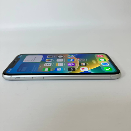 Мобильный телефон Apple iPhone Xr 128 гб