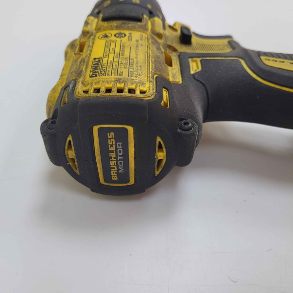 Шуруповерт DEWALT DCD7771