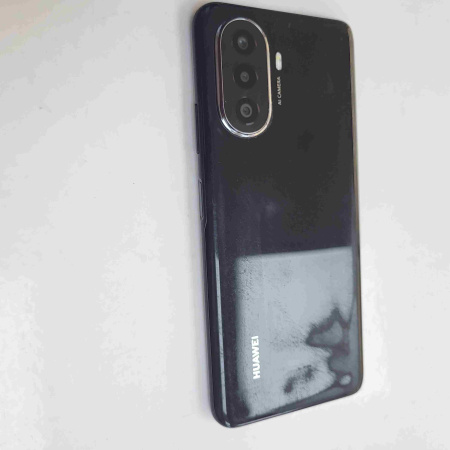 Мобильный телефон HUAWEI nova Y70 4/64 гб