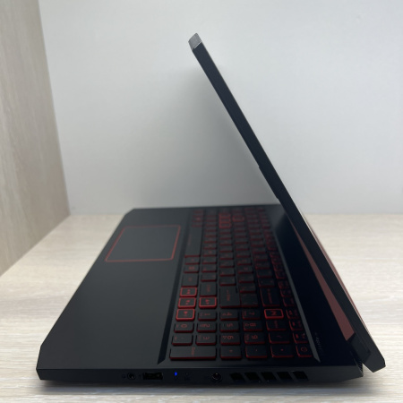 Ноутбук Acer Nitro 5 AN515-43-R9PL 15,6"/ AMD Ryzen 5 3550h/ 8 гб/ SSD 512 гб/ GTX 1650 4 гб 