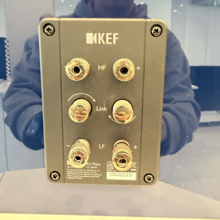Полочная акустика Kef r3 met a indigo