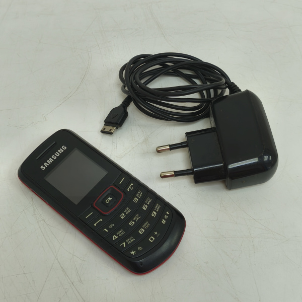 Мобильный телефон SAMSUNG GT-E1080I